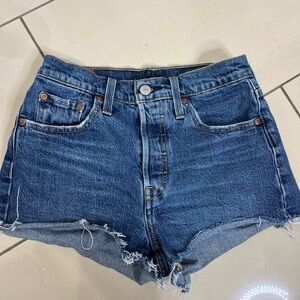 Levi's
501® ORIGINAL FIT HIGH RISE WOMEN'S
SHORTS